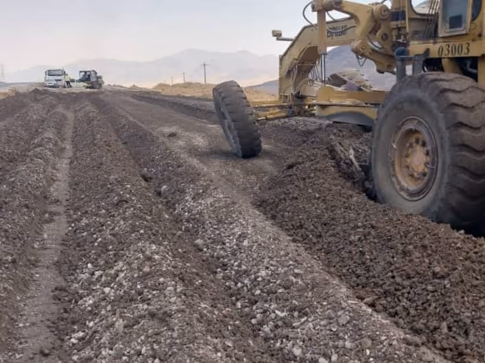 Yol malzemesi — serilmiş karışık ebatlı taban malzemesi